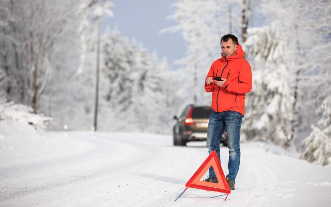 Stranded in -30°C? Winter Roadside Emergency Safety Guide for Saskatoon